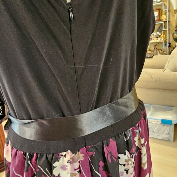 SLNY Maxi Dress Size 16 NWT Black & Purple Floral Print Chiffon Satin Waist - Picture 9 of 9